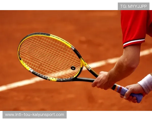 网球双打神配合引爆赛场，战术书写新篇章