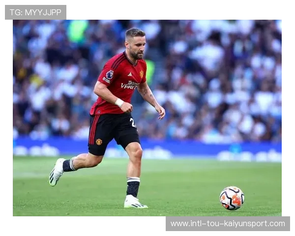 曼联客战热刺:红魔2比2诺丁汉森林,争议判罚与防守漏洞成焦点 曼联客战热刺:红魔2比2诺丁汉森林,争议判罚与防守漏洞成焦点